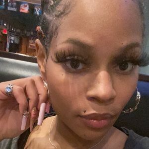 Meet your Posher, Shanta